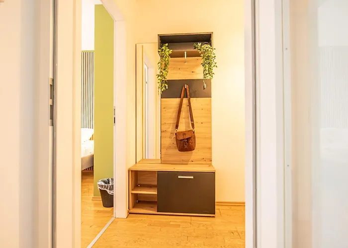 Charming 1br, Steps From Reumannplatz U1