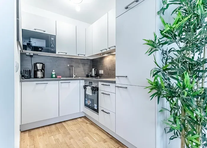 Charming 1br, Steps From Reumannplatz U1 Vienna