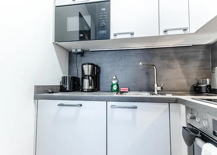 Apartment Charming 1br, Steps From Reumannplatz U1 Vienna