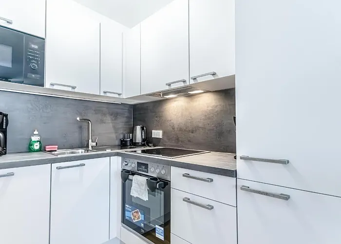 Apartment Charming 1br, Steps From Reumannplatz U1 Vienna