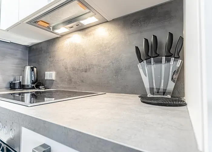 Charming 1br, Steps From Reumannplatz U1