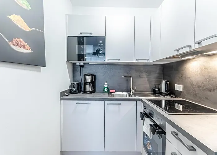 Apartment Charming 1br, Steps From Reumannplatz U1 Vienna